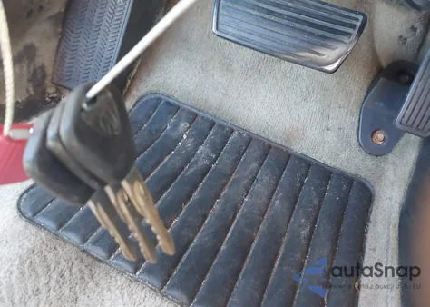 1993 Acura Legend Ls z USA, uszkodzony, nr VIN JH4KA7673PC027848